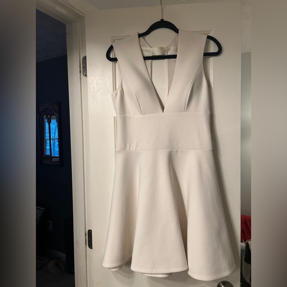 Halston Heritage Dresses & Skirts - Halston Heritage White Sleeveless Mini Dress